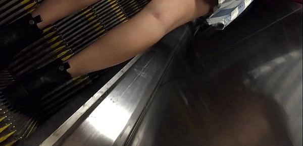  NYC Subway upskirt voyer Part 2
